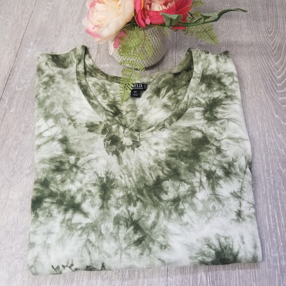 Tie dye Vneck tshirt - Picture 2 of 7